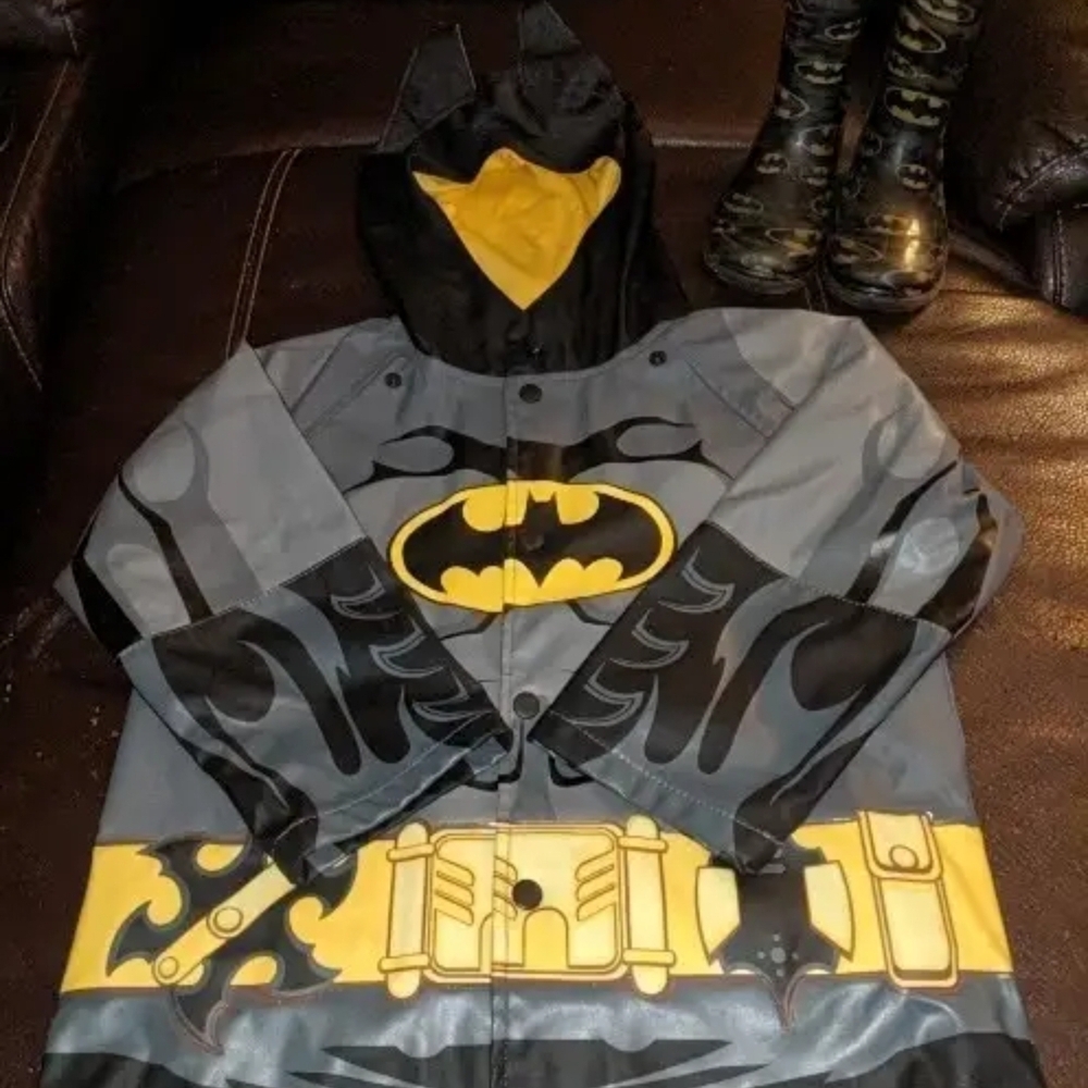 Boys BATMAN Raincoat & Rainboot Set
